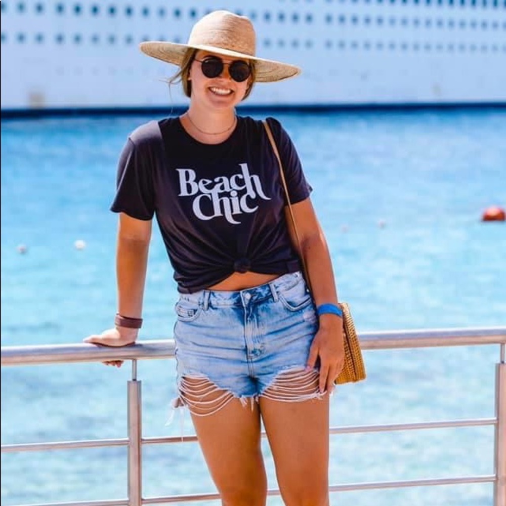 AMUSE SOCIETY Beach Chic Graphic Tee